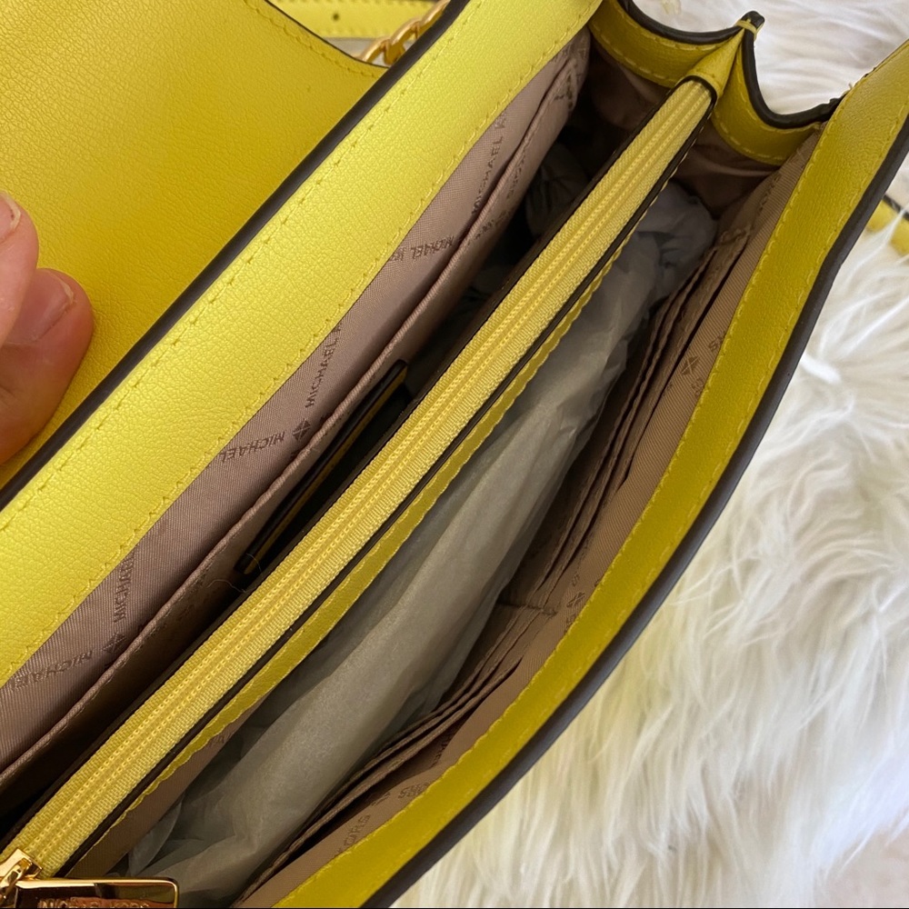 Firm✨Michael Kors Mott large crossbody clutch bag - Picture 9 of 12